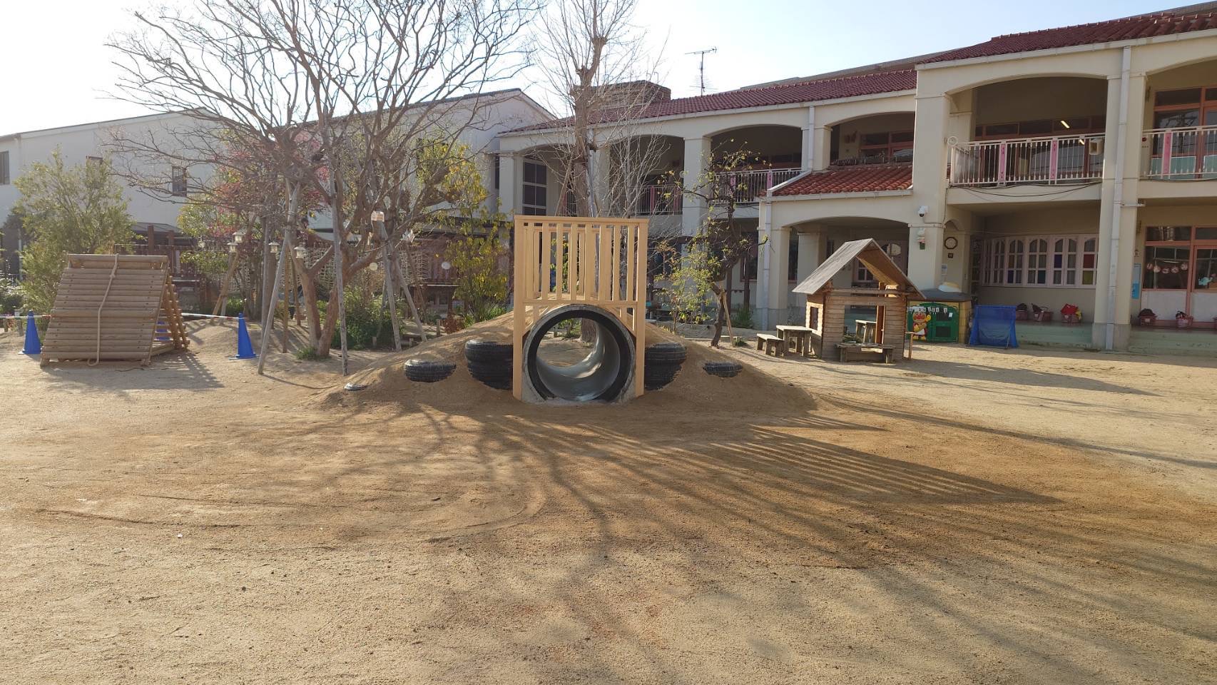 H幼稚園　築山設置